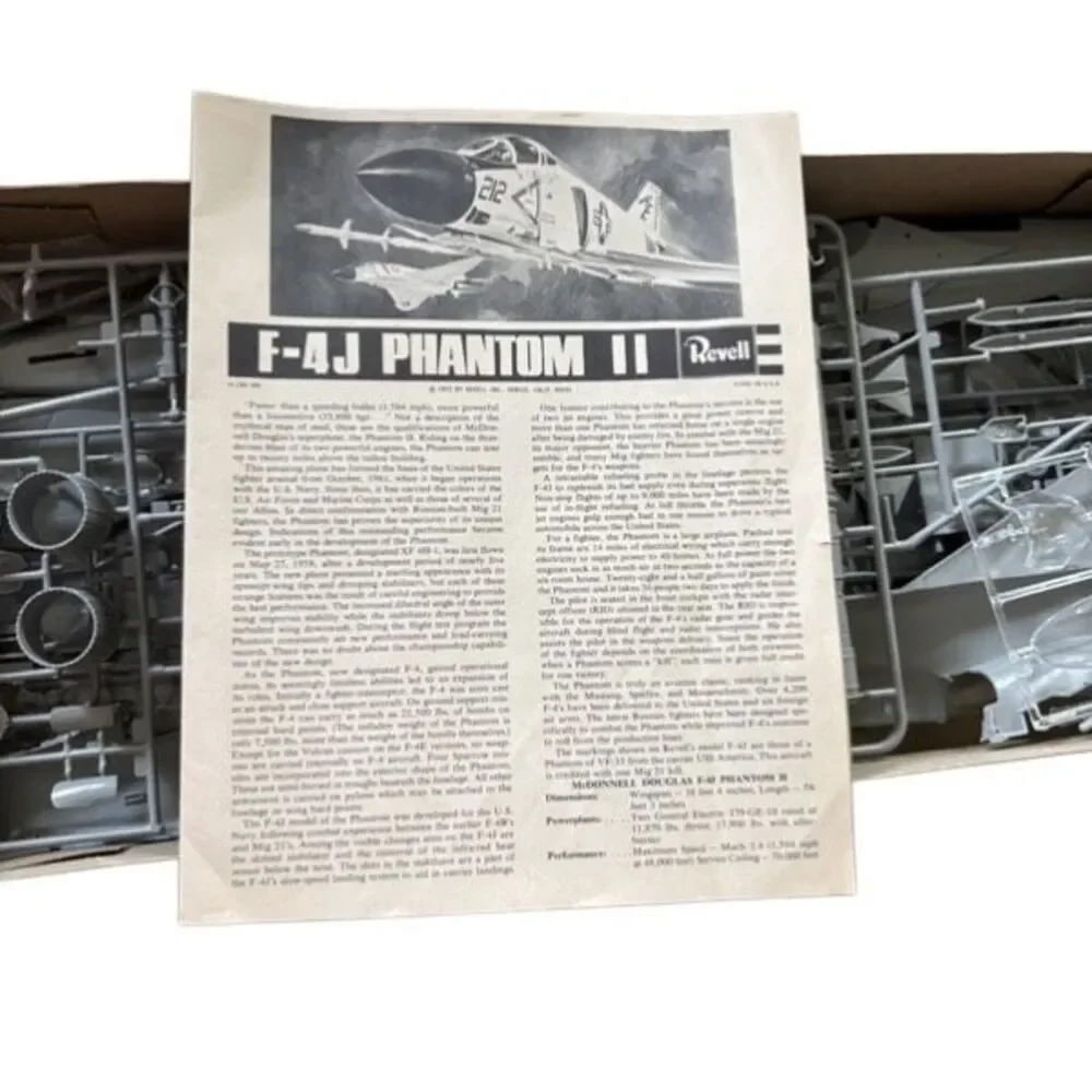 Vintage Revell F-4J Phantom II 1/32 Model Kit Complete Unbuilt Open Box